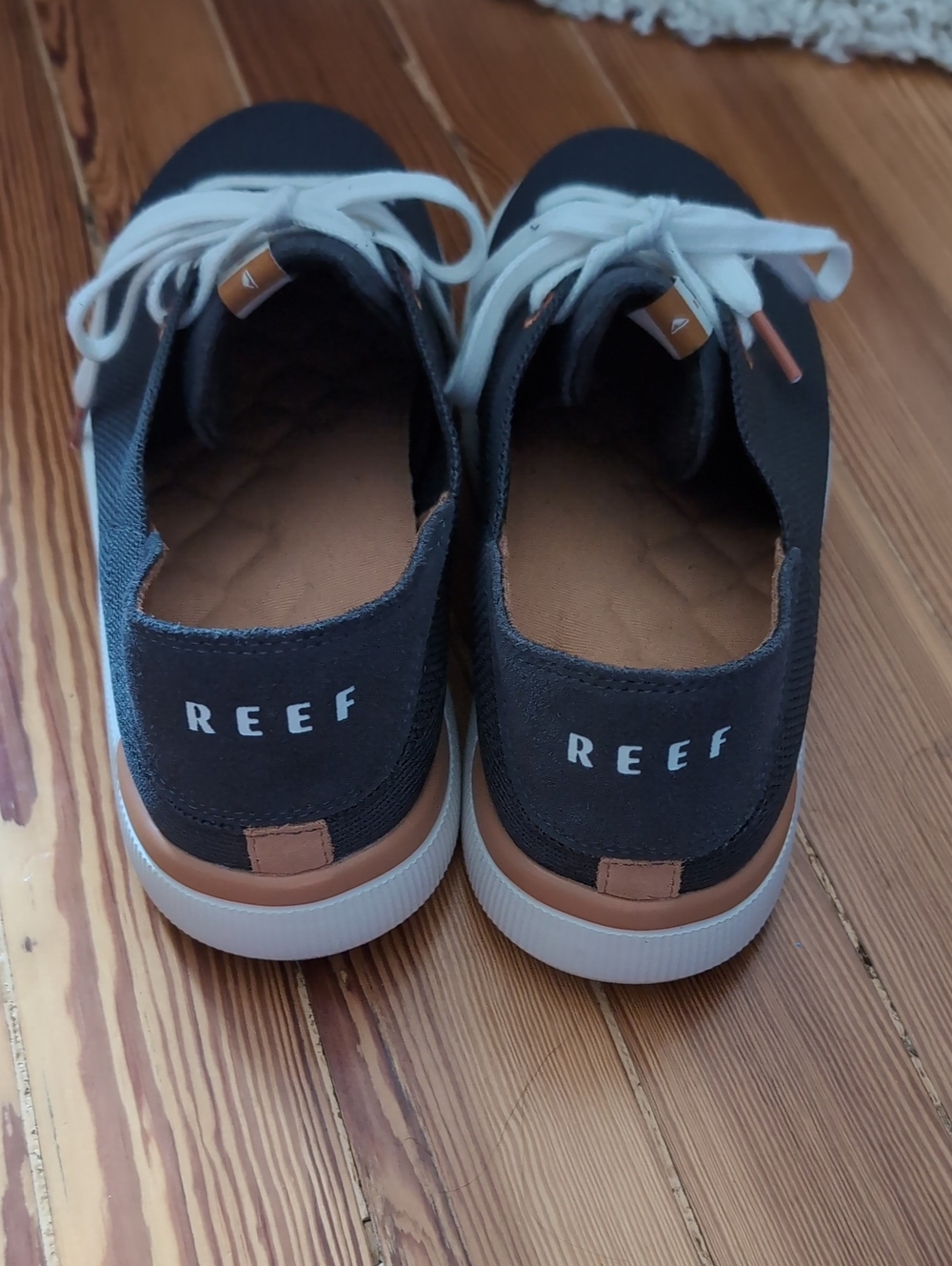 REEF Neptune Sneakers - Picture 3 of 6